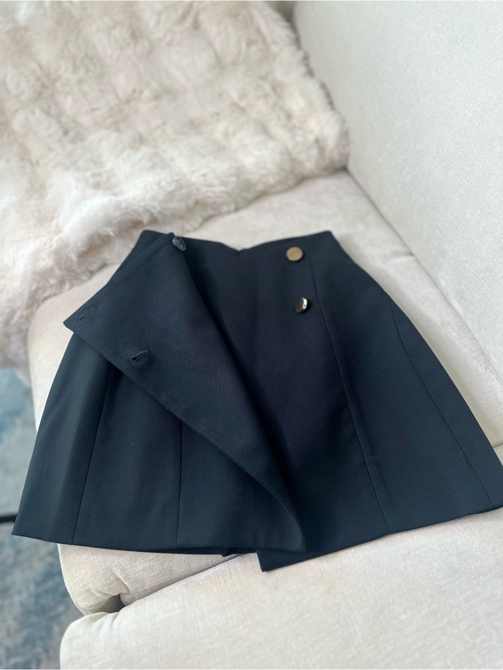 Classic Black A-Line Skort with Gold Buttons like a Flower Style Size XXS, - Picture 5 of 10
